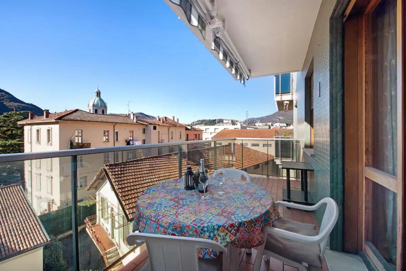 קומו Appartamento House Of Roses Con Vista Duomo מראה חיצוני תמונה
